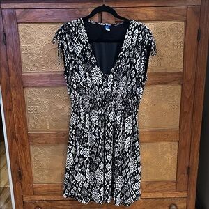 Old Navy Monochrome Patterned Dress